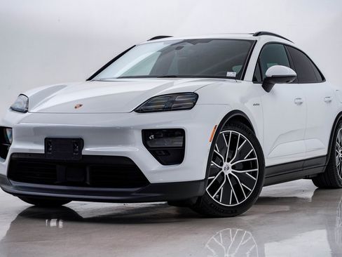 Certified 2025 Porsche Macan 4S Electric image 1