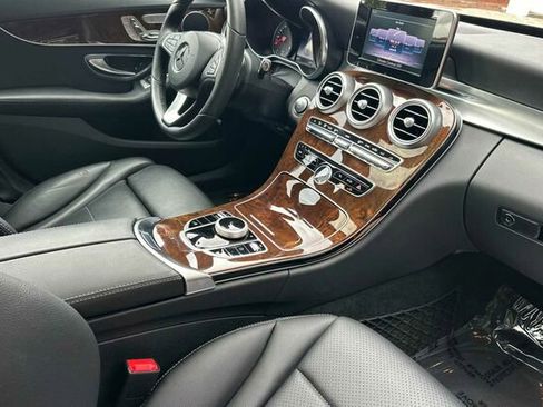 Used 2018 Mercedes-Benz C 300 4MATIC Sedan image 18