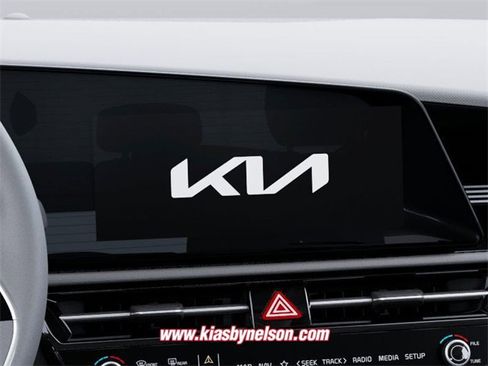 New 2025 Kia Niro EX image 20
