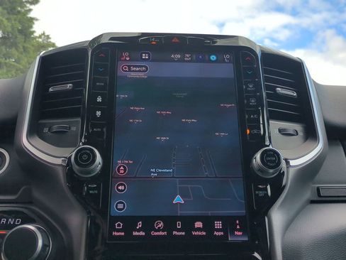 New 2026 RAM 1500 4x4 Crew Cab image 23