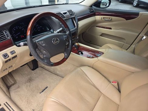 Used 2007 Lexus LS 460 RWD image 16