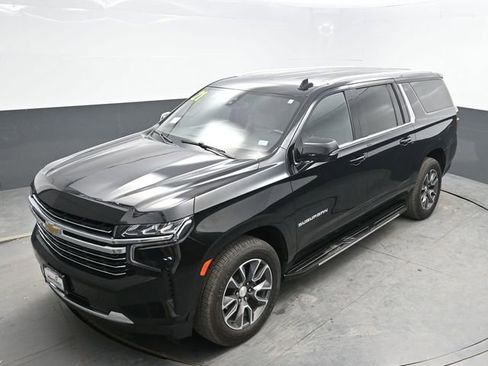 Used 2021 Chevrolet Suburban LT w/ Luxury Package image 33