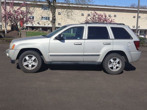 Used 2007 Jeep Grand Cherokee Laredo image 3