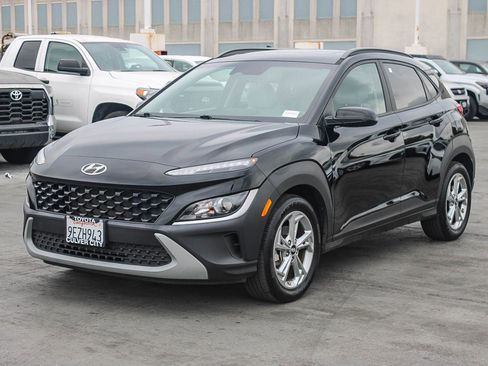 Used 2023 Hyundai Kona SEL w/ Convenience Package image 3