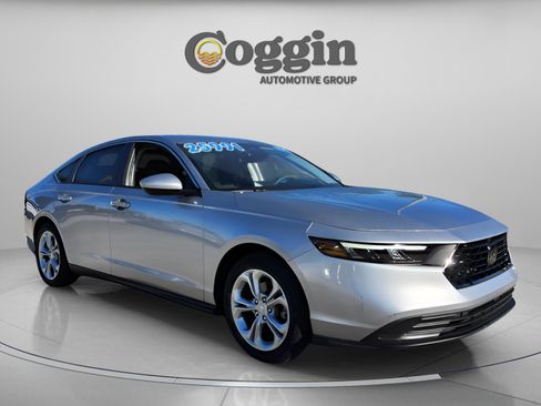 Certified 2023 Honda Accord LX image 7