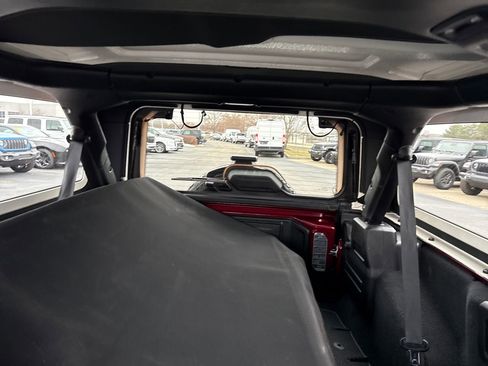 Used 2021 Jeep Wrangler Unlimited Sahara image 26