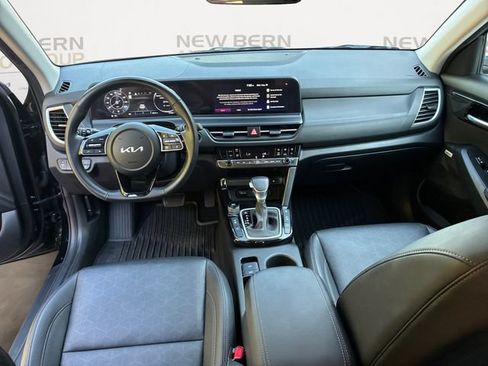 Used 2025 Kia Seltos SX w/ SX Sunroof Package AWD/4WD image 10