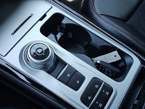 Used 2024 Ford Explorer ST-Line w/ Class IV Trailer Tow Package image 39