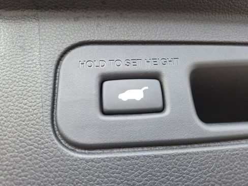 Used 2025 Honda Pilot Black Edition image 22