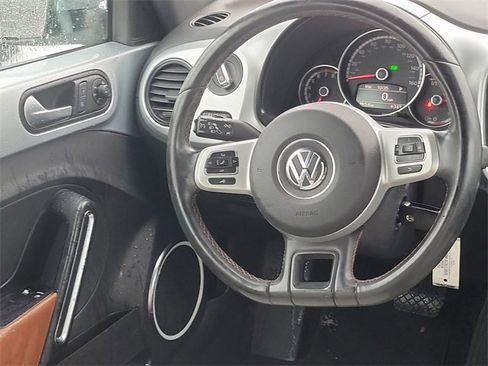 Used 2015 Volkswagen Beetle 1.8T Classic image 12