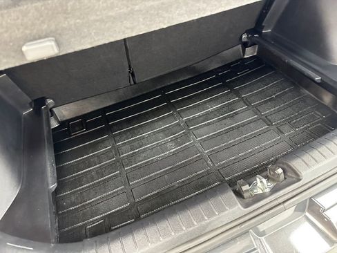 Used 2025 Hyundai Venue SEL FWD image 79