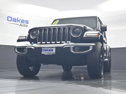 Used 2023 Jeep Wrangler Unlimited Sahara w/ Cold Weather Group AWD/4WD image 41