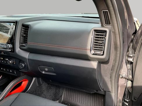 Used 2022 Nissan Frontier Pro-X RWD image 19