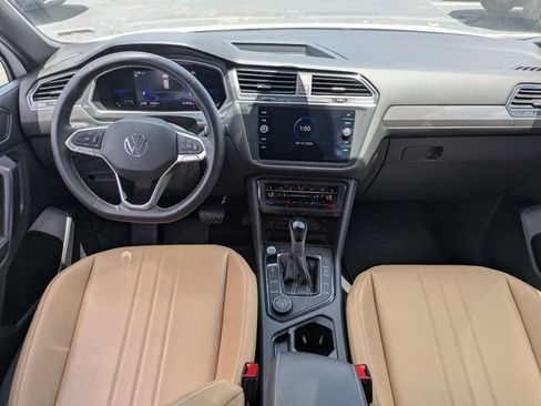 Used 2022 Volkswagen Tiguan SE AWD/4WD image 17