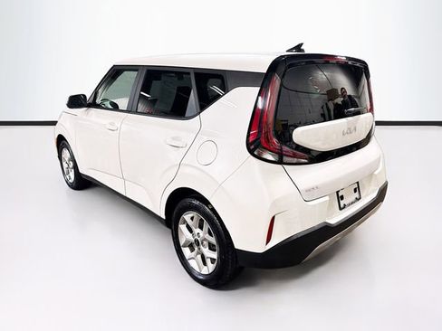 Used 2023 Kia Soul LX w/ LX Technology Package image 5