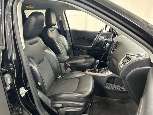 Used 2019 Jeep Compass Latitude w/ Popular Equipment Group image 22