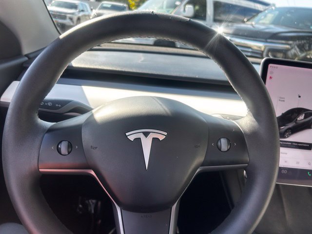 Used 2022 Tesla Model Y Long Range AWD/4WD image 25