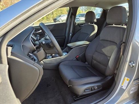Used 2023 Chevrolet Malibu LT image 4