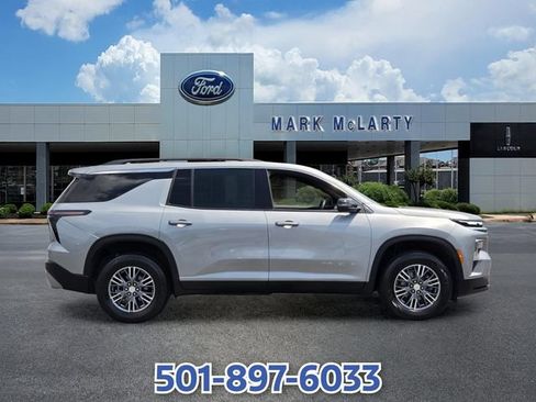 Used 2024 Chevrolet Traverse LT FWD image 6