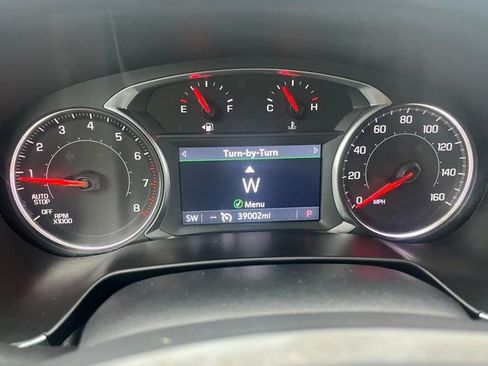 Used 2025 Chevrolet Blazer LT AWD/4WD image 12