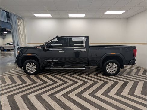 Used 2020 GMC Sierra 2500 Denali w/ Denali Ultimate Package AWD/4WD image 3