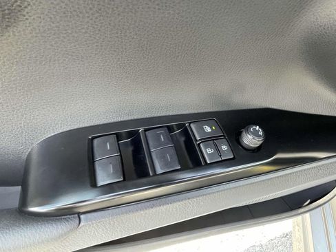 Used 2025 Toyota Camry SE w/ Multimedia Upgrade Package image 17