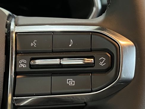 New 2025 GMC Canyon Elevation w/ Convenience Package image 13