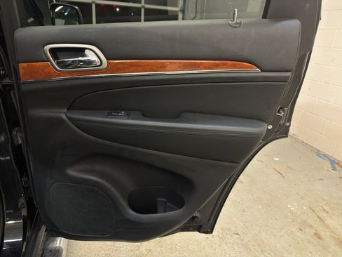 Used 2012 Jeep Grand Cherokee Overland image 25