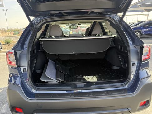 Certified 2025 Subaru Outback Premium w/ Popular Package #1A image 9