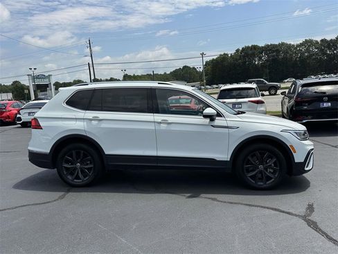 Used 2024 Volkswagen Tiguan SE image 27