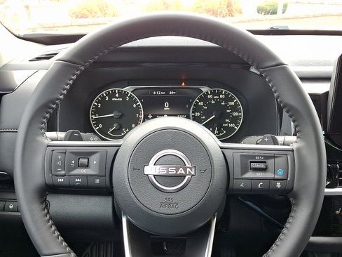 New 2025 Nissan Pathfinder SV image 13