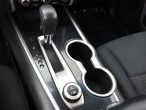 Used 2020 Nissan Pathfinder SV image 49