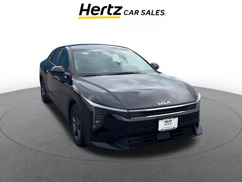 Used 2025 Kia K4 LXS image 1