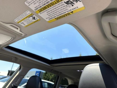 Used 2022 Subaru Forester Limited AWD/4WD image 12