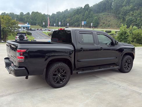 Used 2023 Nissan Frontier SV w/ Midnight Edition Package AWD/4WD image 6