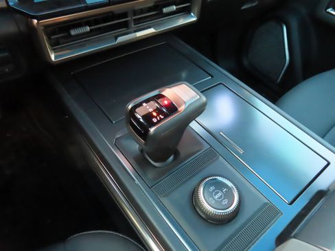 Used 2025 GMC Hummer EV 3X image 30