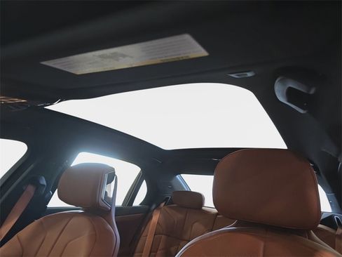 Used 2023 BMW 760i xDrive w/ Parking Assistance Package image 25