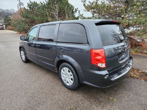 Used 2017 Dodge Grand Caravan SE image 10