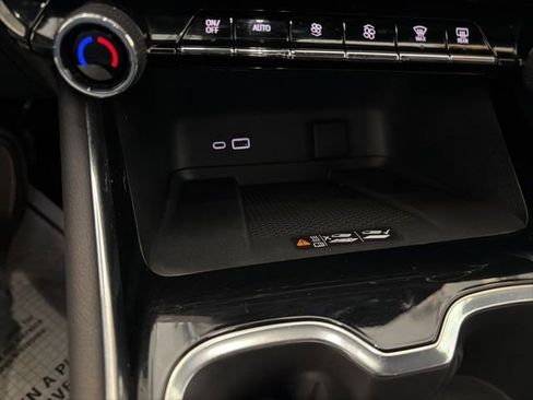 Used 2024 Chevrolet Traverse Z71 AWD/4WD image 27