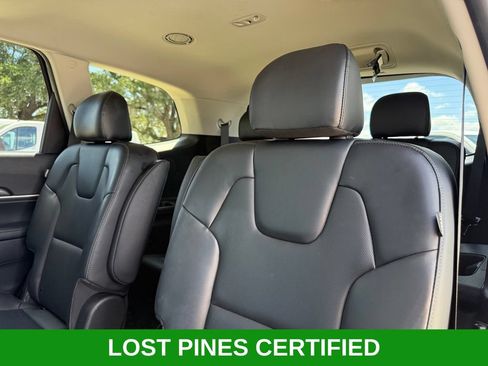Used 2025 Kia Telluride S FWD image 21