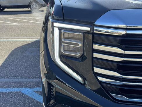 Used 2025 GMC Sierra 1500 SLT AWD/4WD image 6