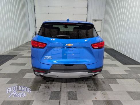 Used 2025 Chevrolet Blazer LT FWD image 3