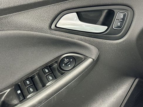 Used 2018 Ford Focus SEL w/ Cold Weather Package image 17