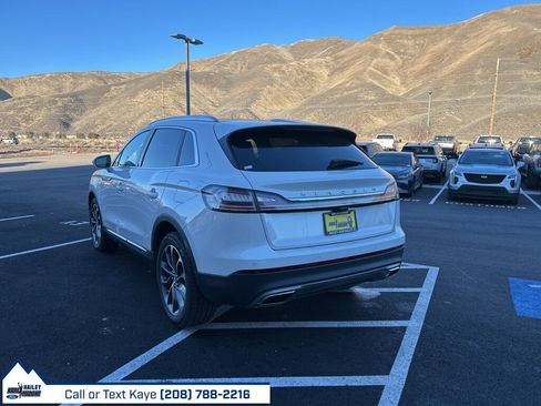 Used 2021 Lincoln Nautilus Reserve image 5