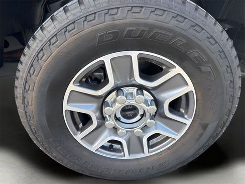 Used 2024 Ford F250 Lariat w/ Snow Plow Prep Package image 9