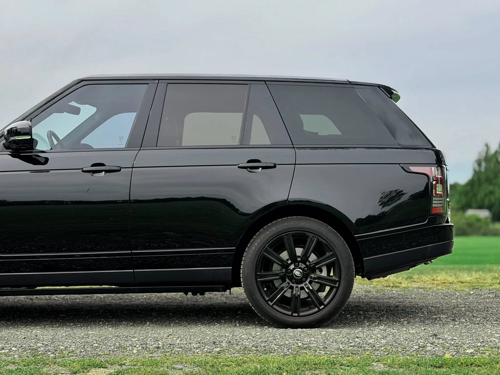 Used 2015 Land Rover Range Rover HSE AWD/4WD image 25