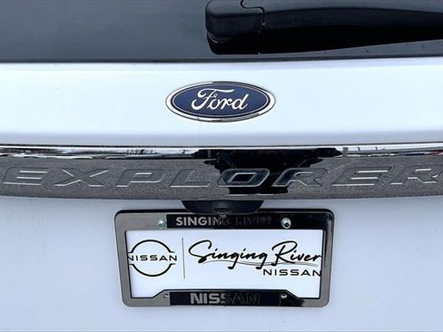 Used 2022 Ford Explorer Limited image 27