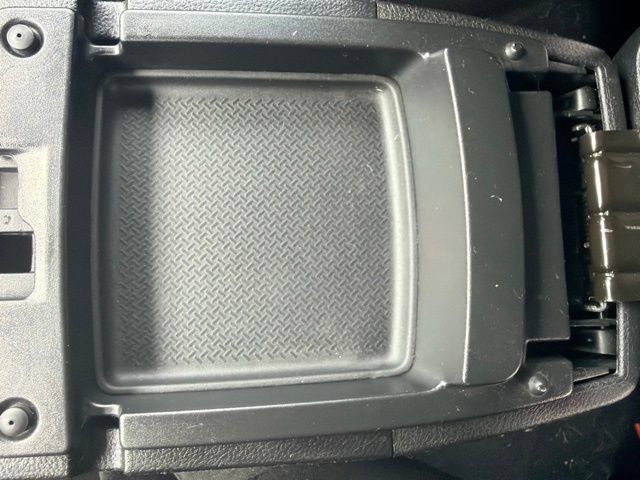 Used 2015 Jeep Wrangler Unlimited Sport w/ Connectivity Group AWD/4WD image 26