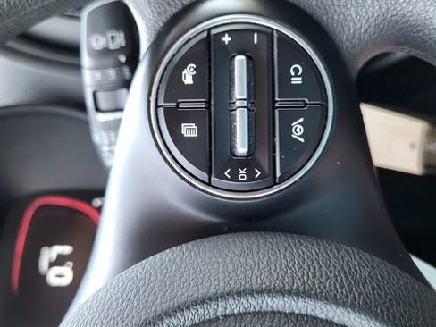 Used 2023 Kia Soul LX w/ LX Technology Package FWD image 18