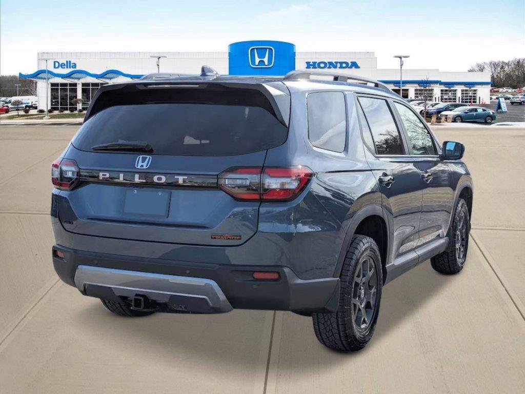 New 2026 Honda Pilot TrailSport image 3